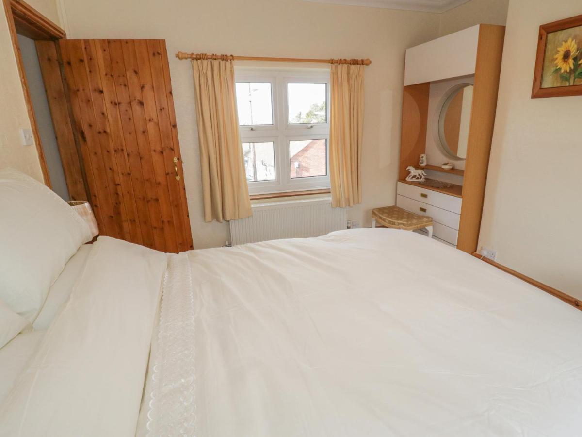 Jasmine Cottage Rhyl Esterno foto